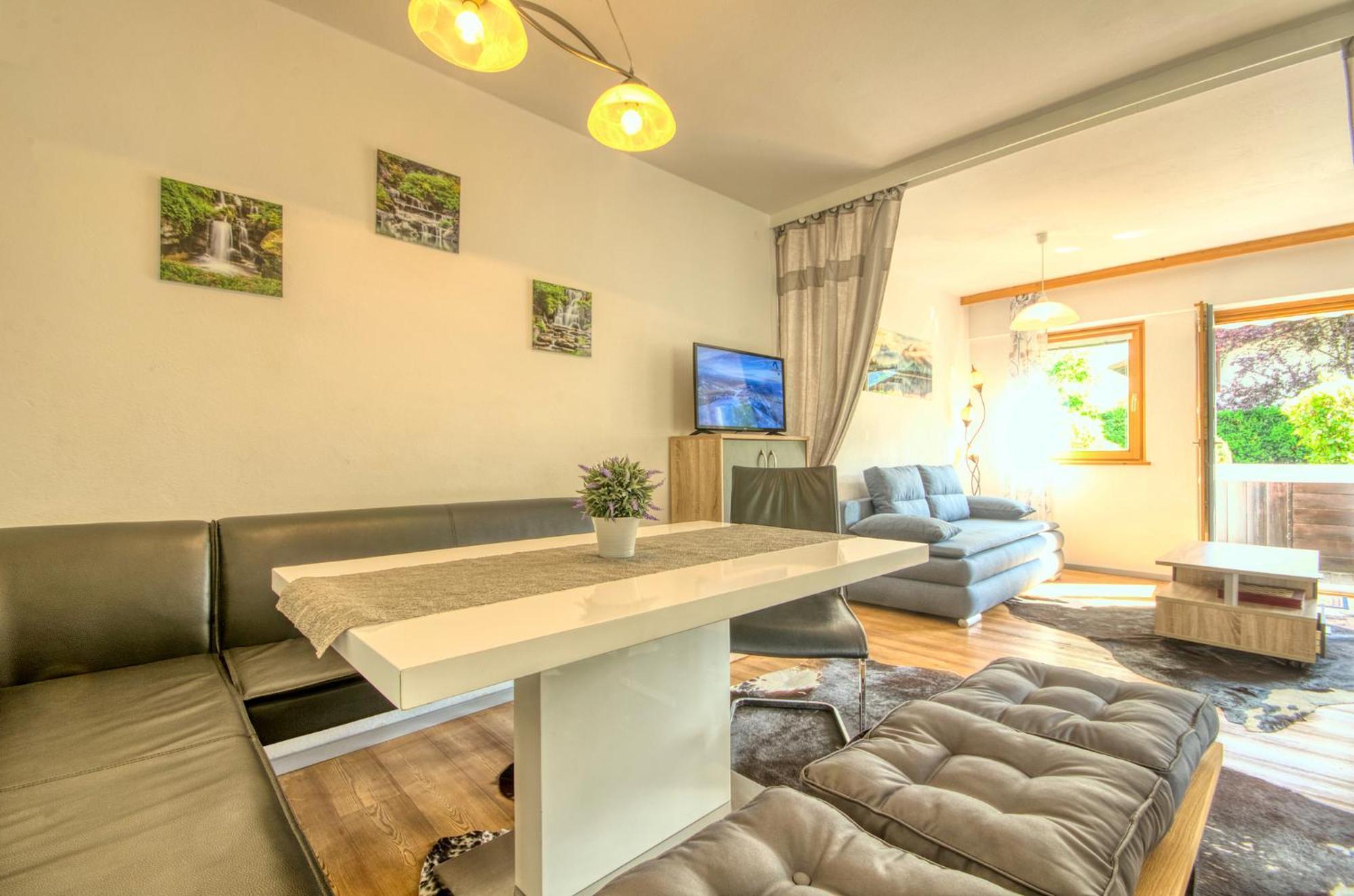 Apartment Valentina - By Alpen Apartments Целль-ам-Зе Экстерьер фото